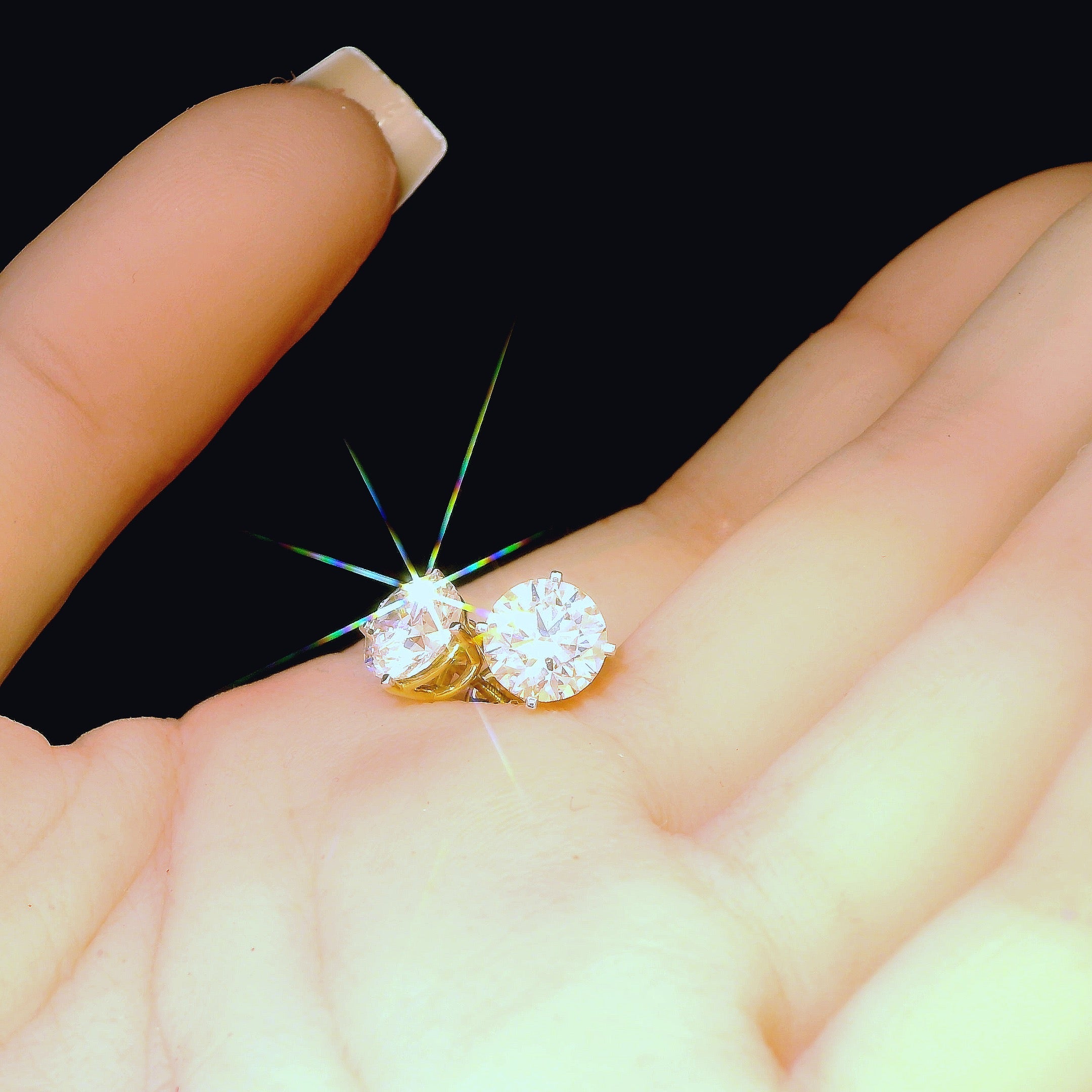 3 cttw Elegant Round Diamond Studs