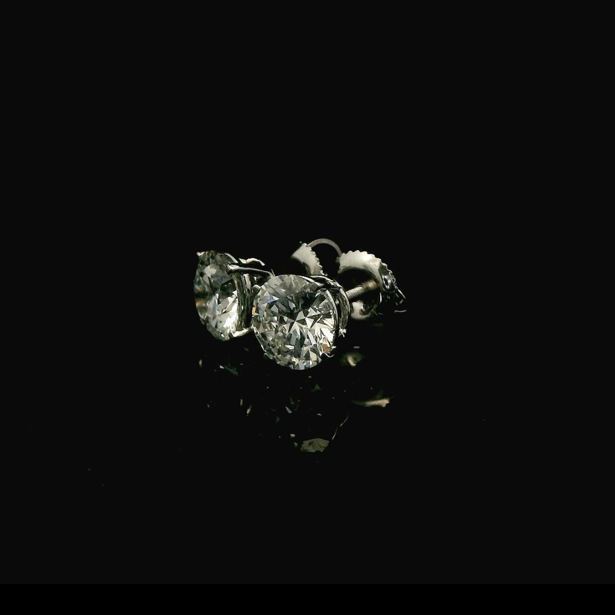 3 cttw Elegant Round Diamond Studs