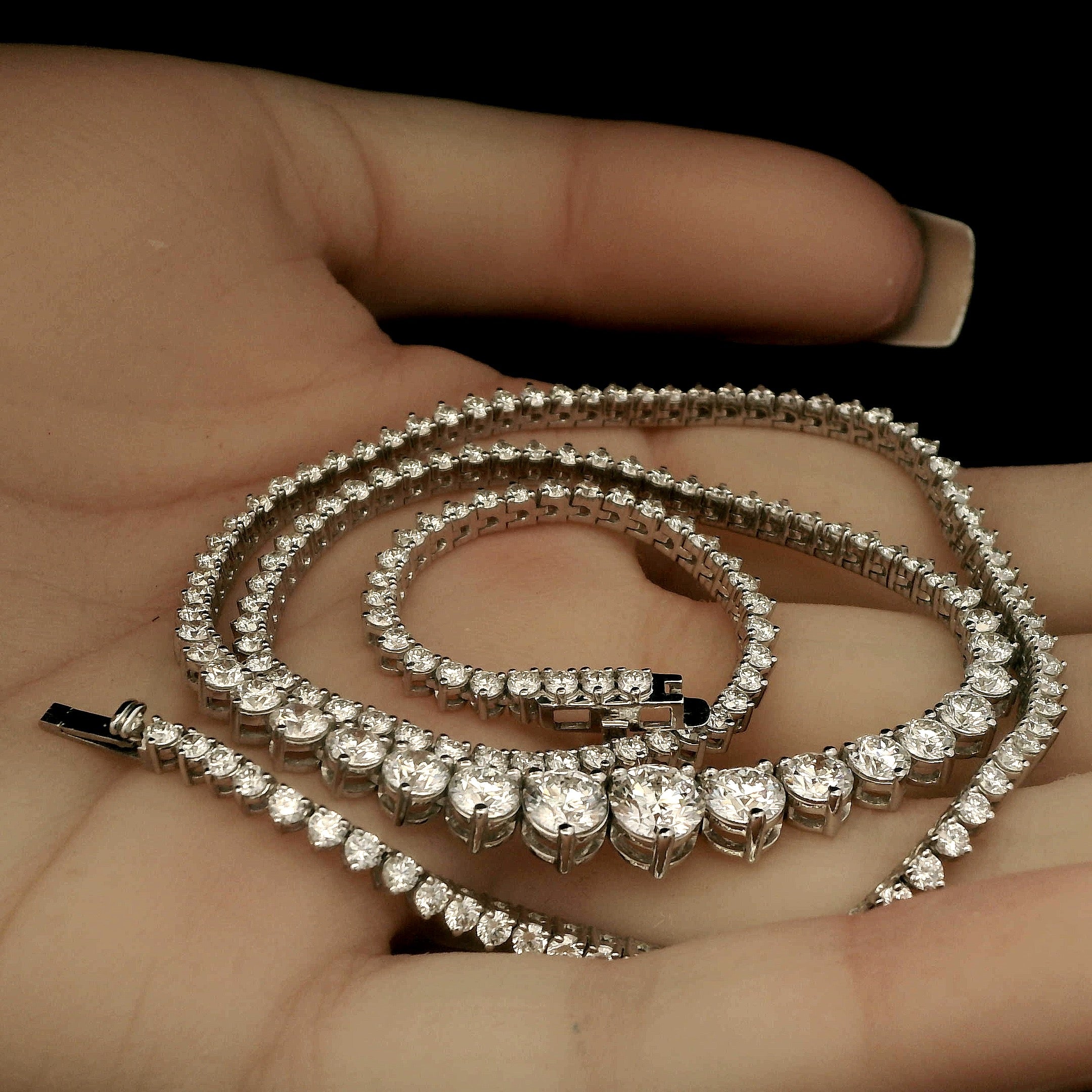 Luxury Graduating Diamond Tennis Necklace