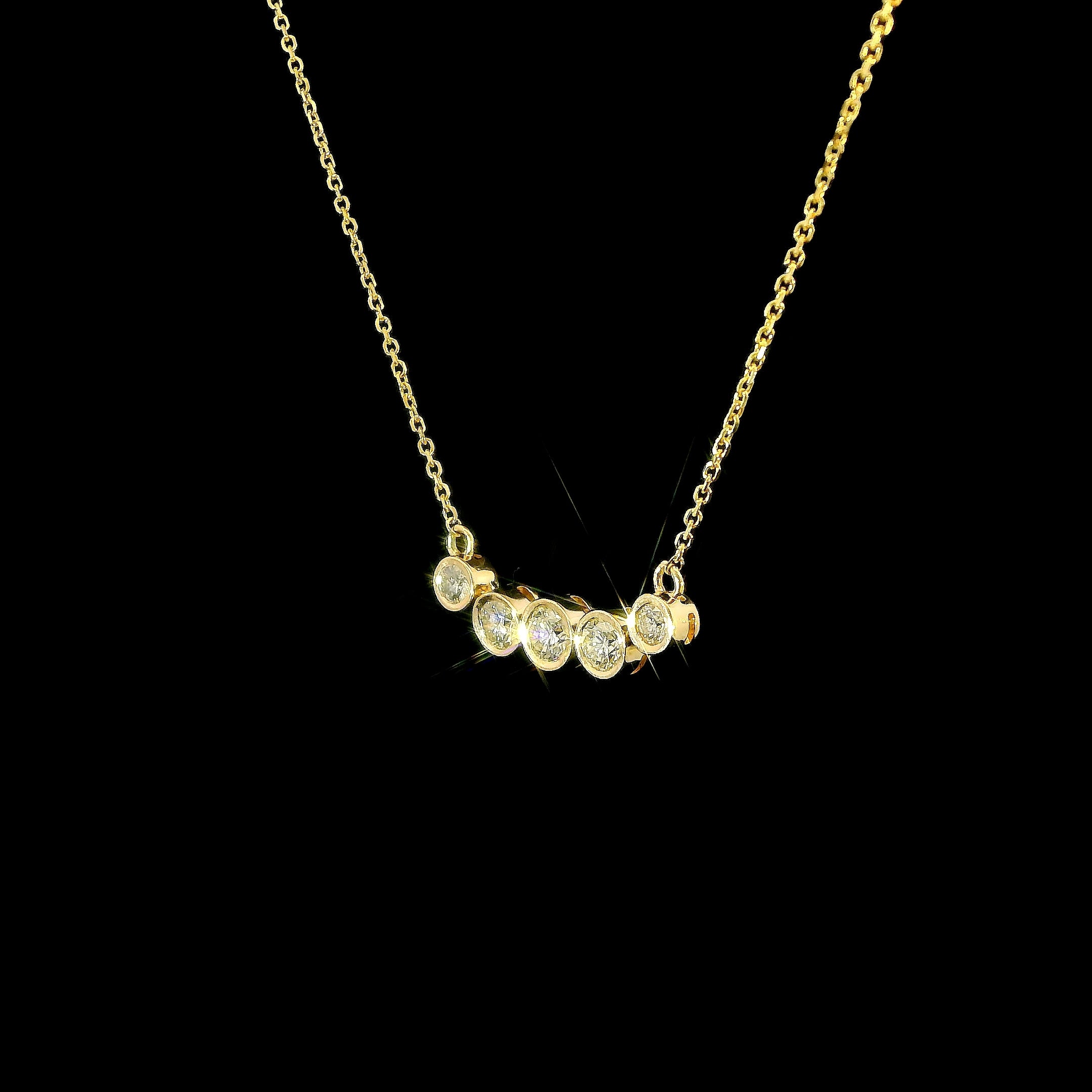 Graduating Bezel Natural Diamond Necklace in Gold