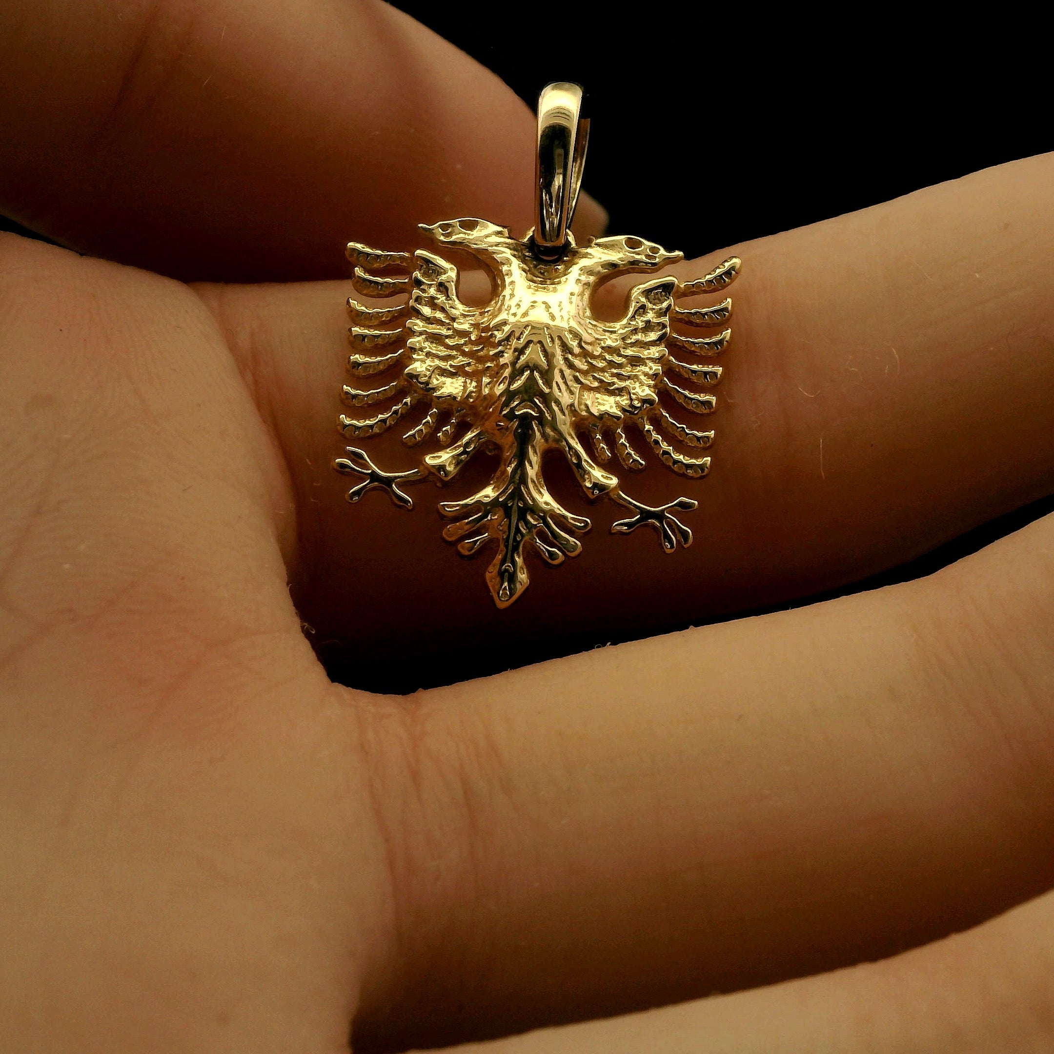 Small Albanian gold pendant