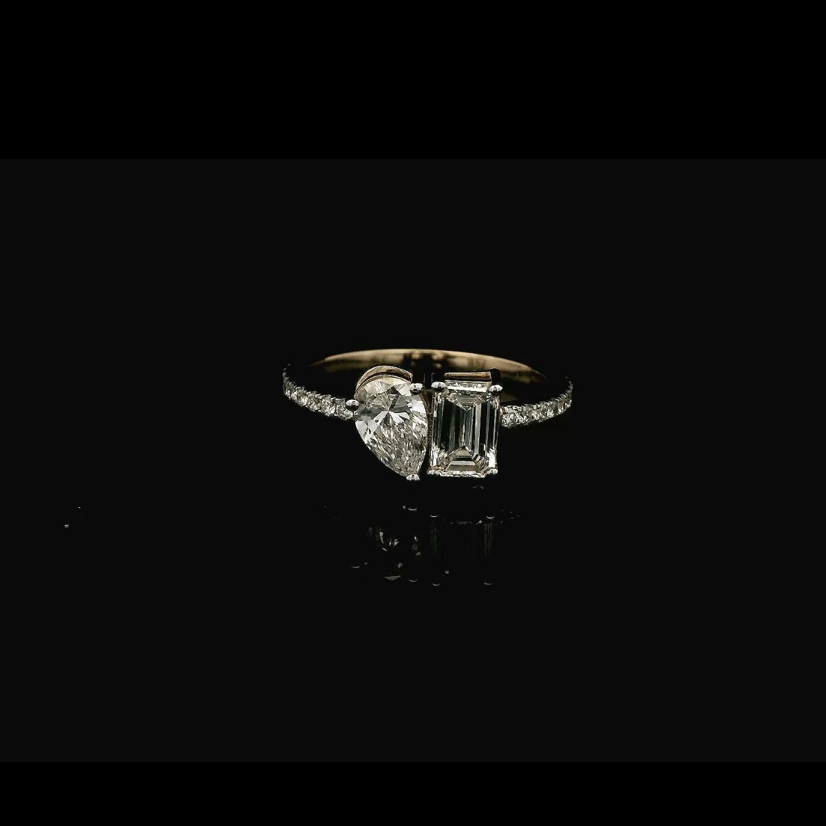 Tua e Mua Engagement Ring