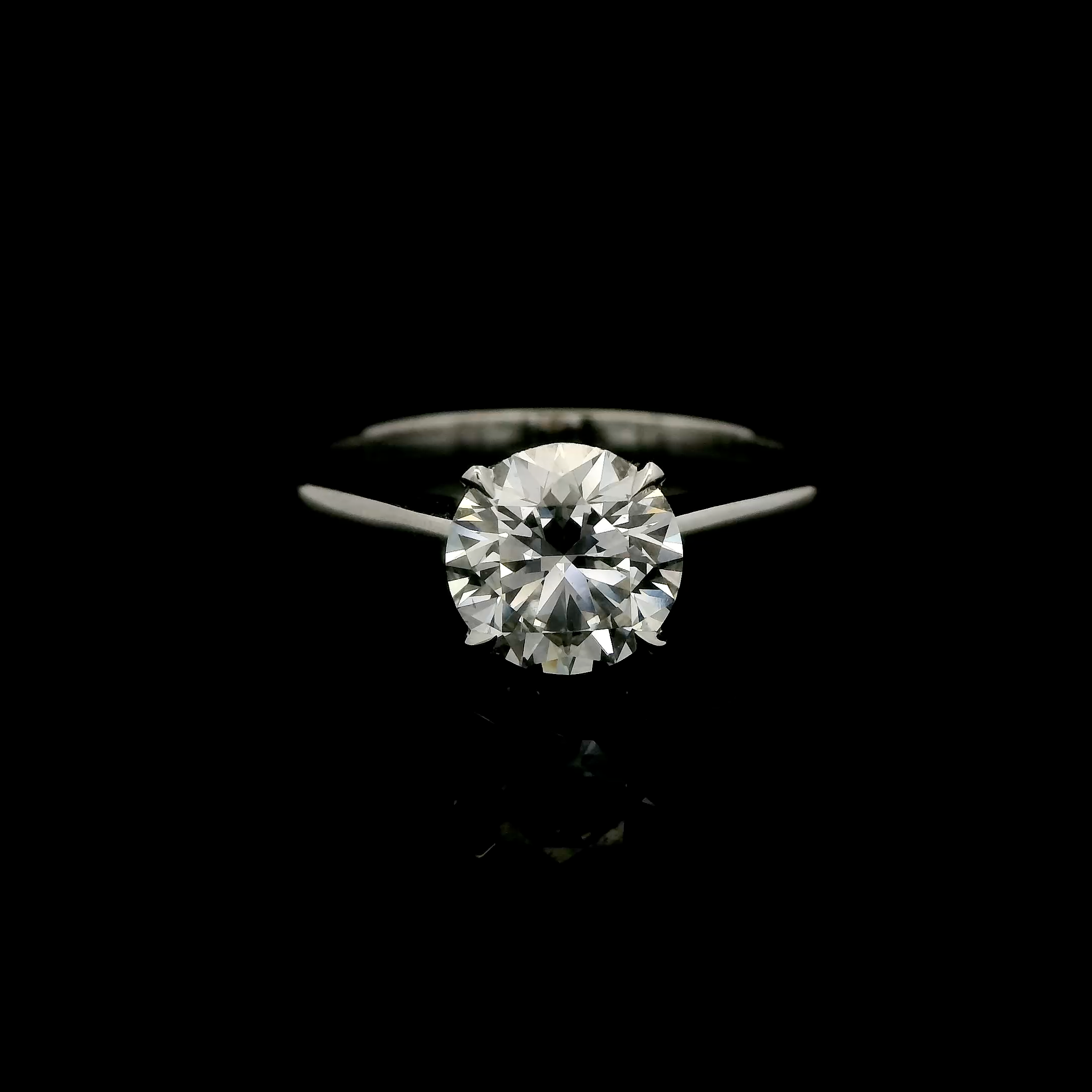 Classic Round Brilliant Engagement Ring