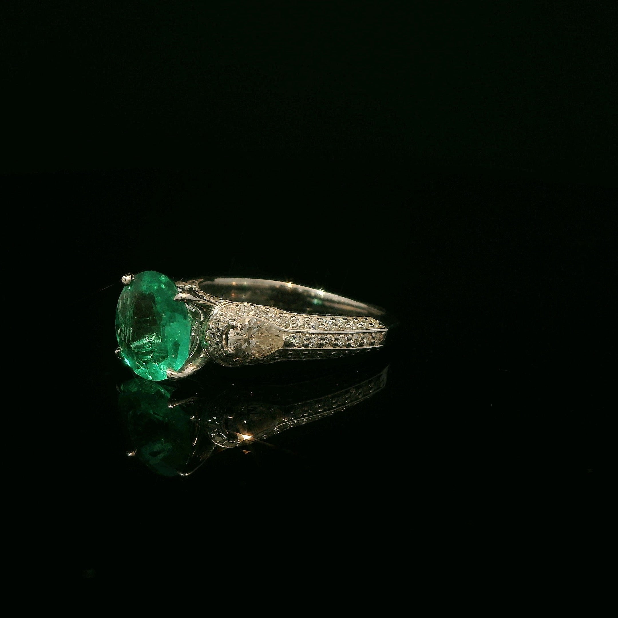 Unique Colombian round emerald ring