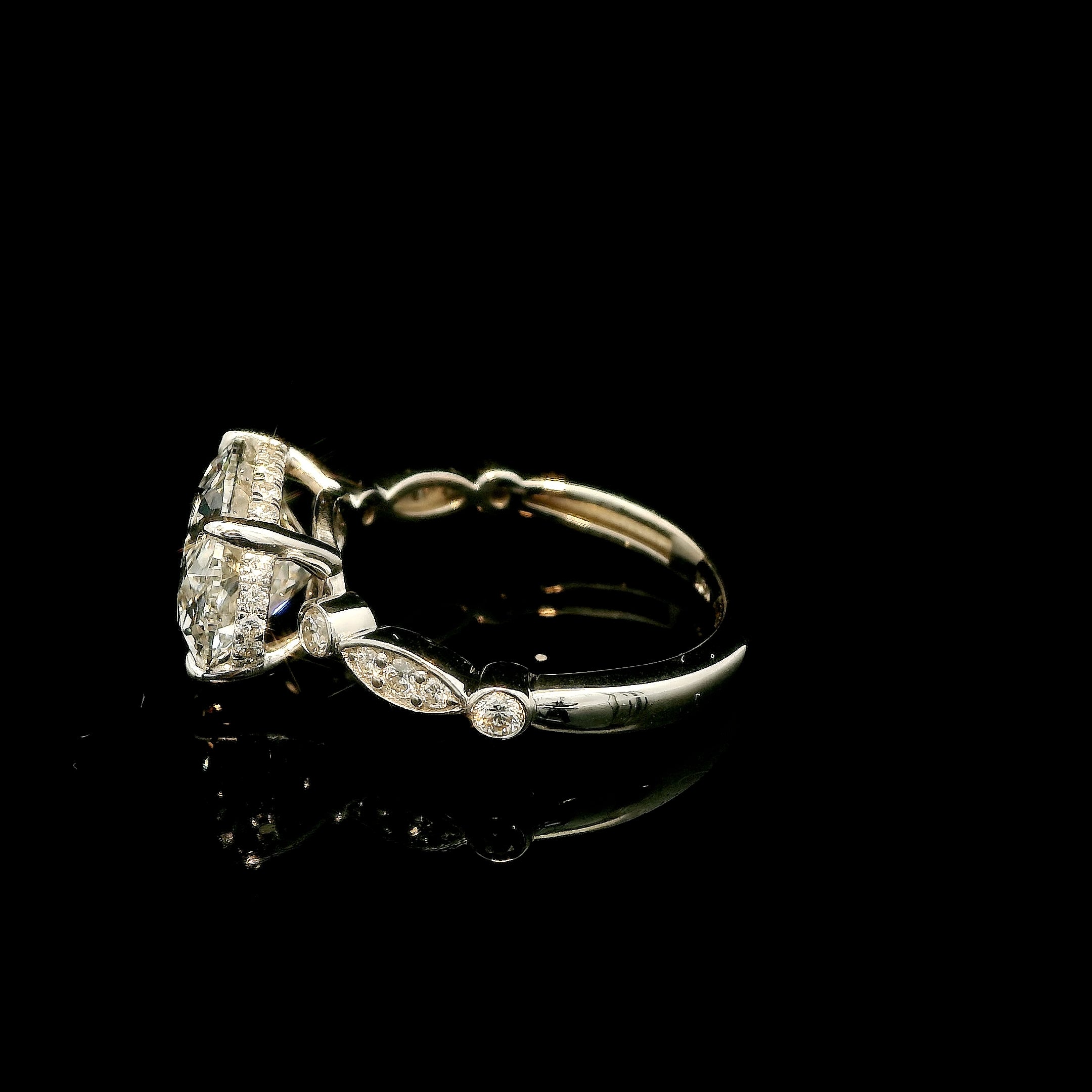 4 ct Horizontal oval engagement ring