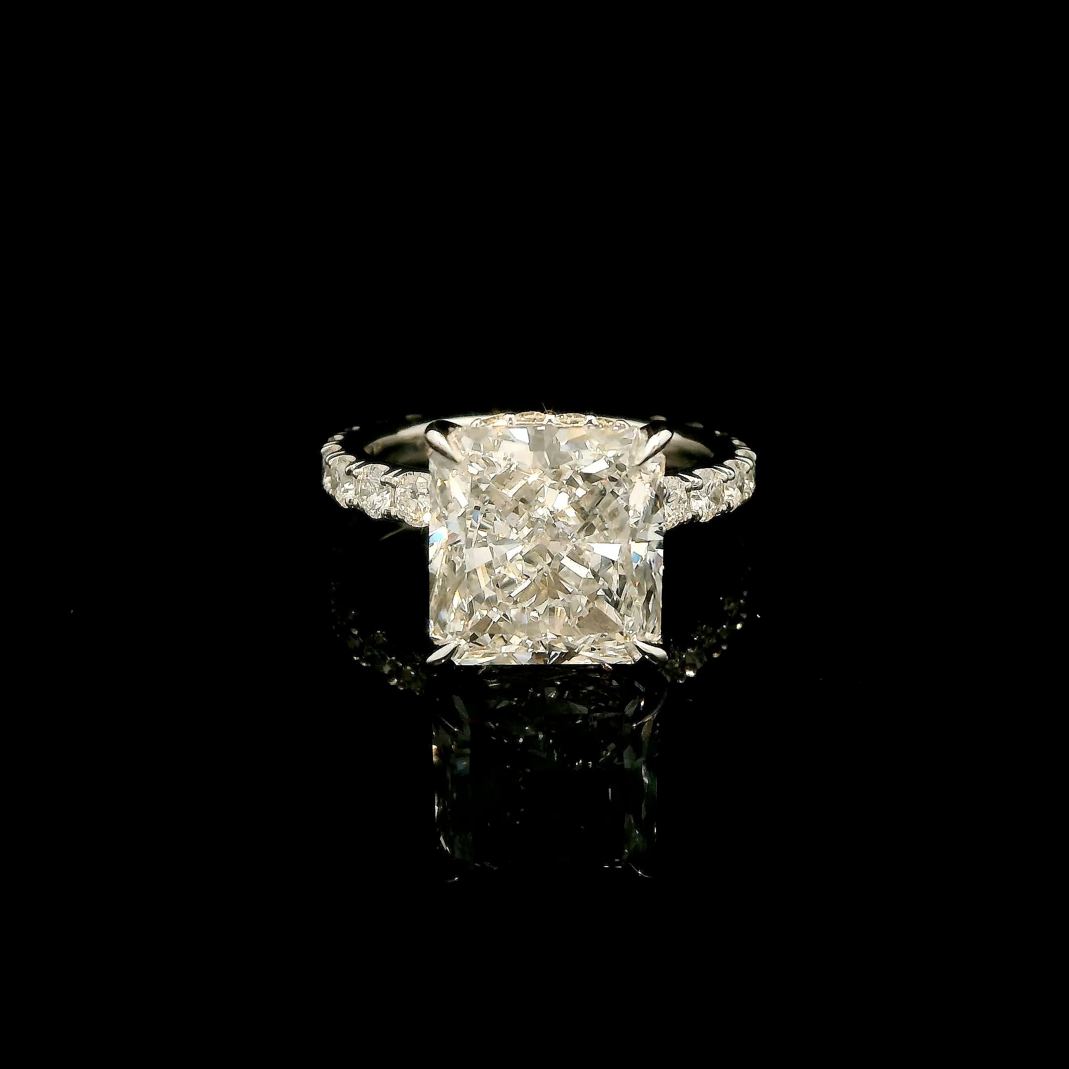 MaMél Lux 6ct square Radiant Lab Grown Diamond Ring in Platinum