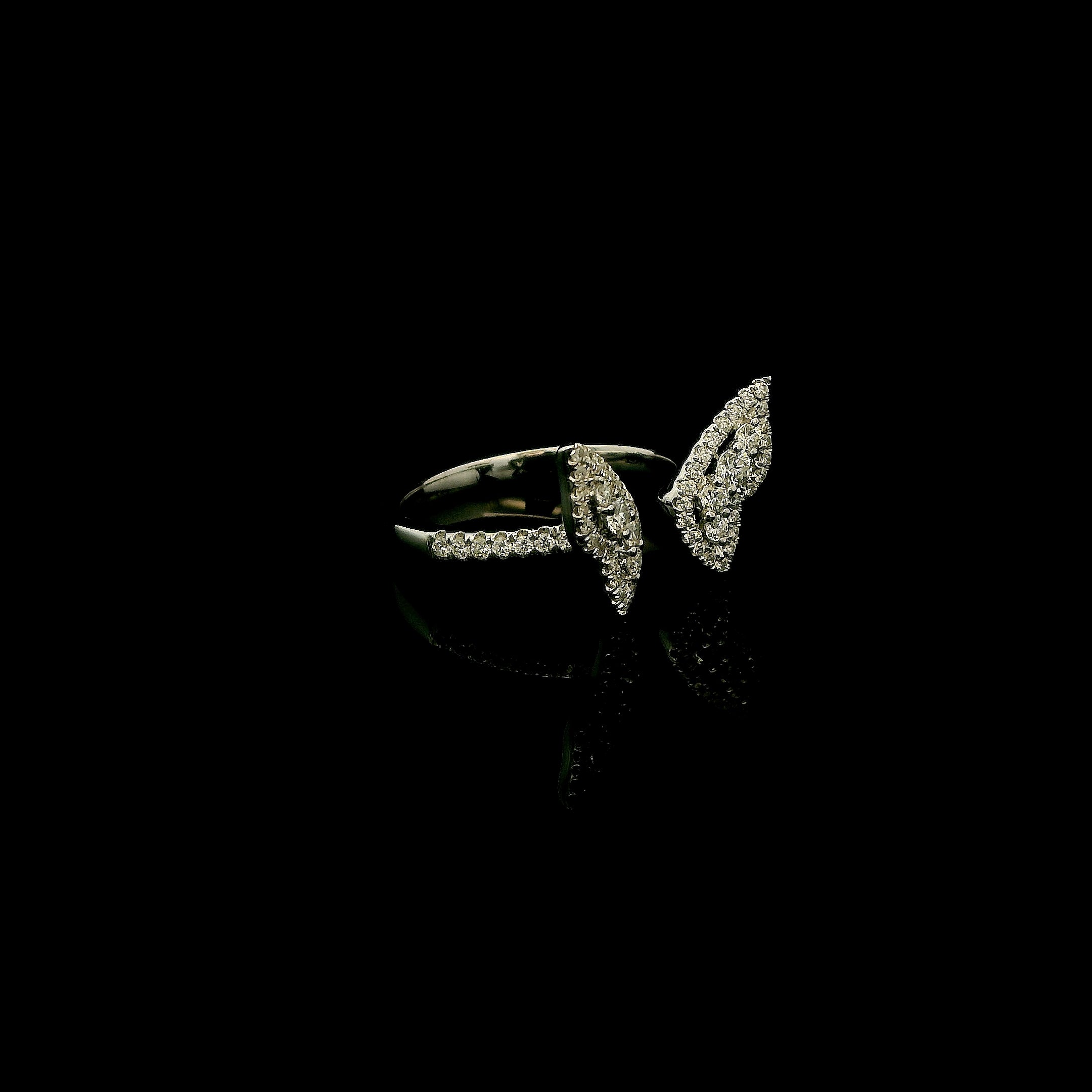 Butterfly Diamond Ring 18K Gold and Natural Diamonds