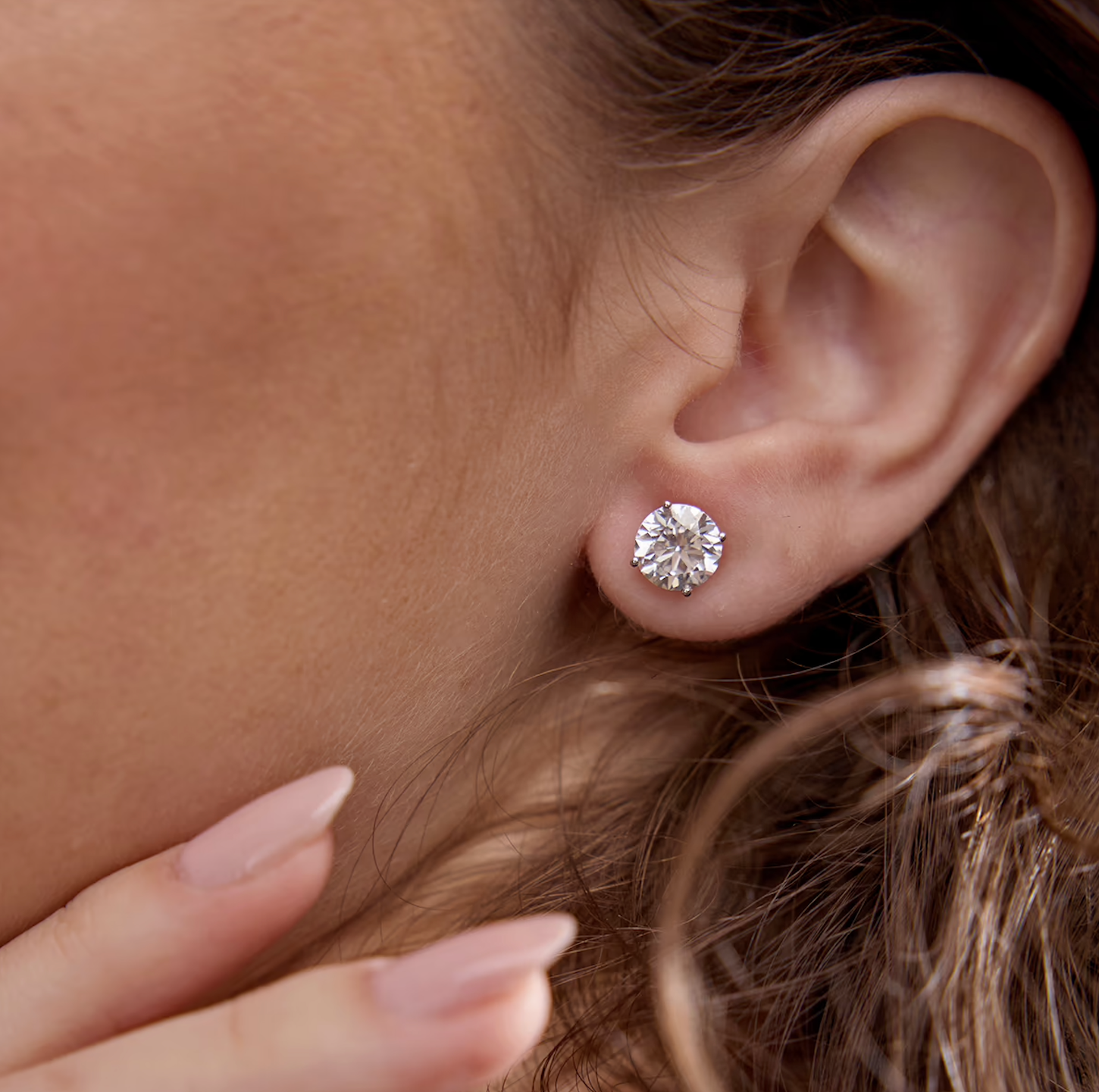 4 cttw Elegant Round Diamond Studs