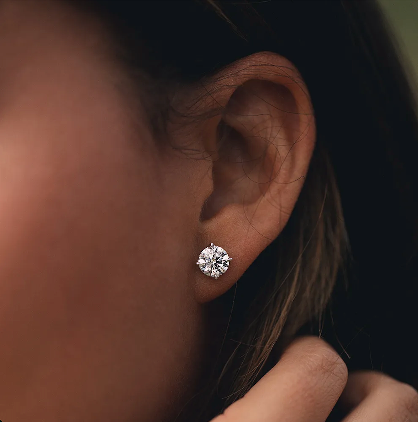 3 cttw Elegant Round Diamond Studs