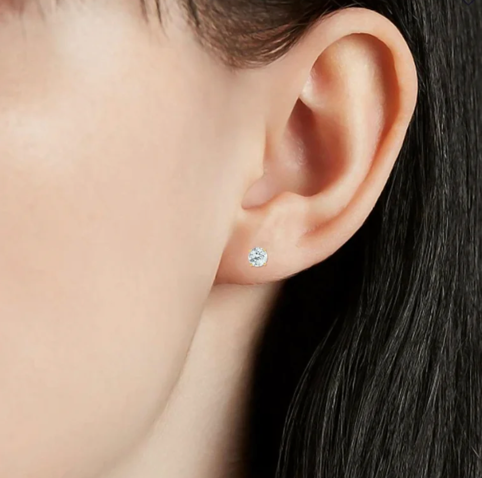 0.5 cttw Elegant Round Diamond Stud Earrings