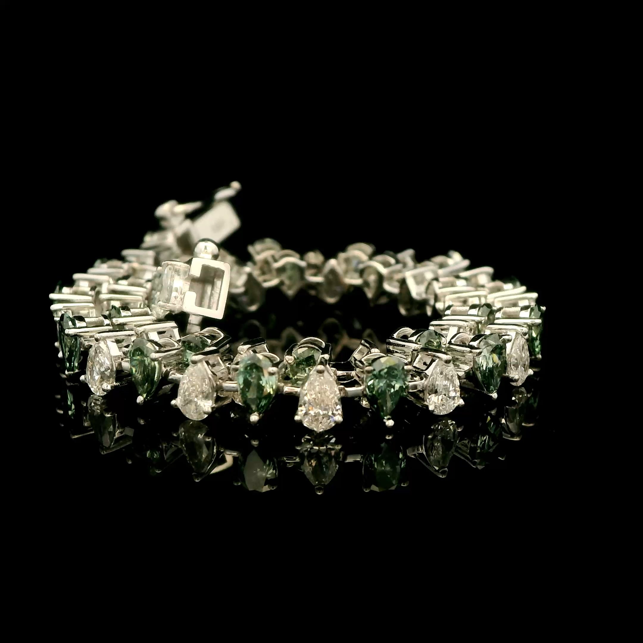 Emerald pear shape and Diamond Bracelet By MaMél Lux