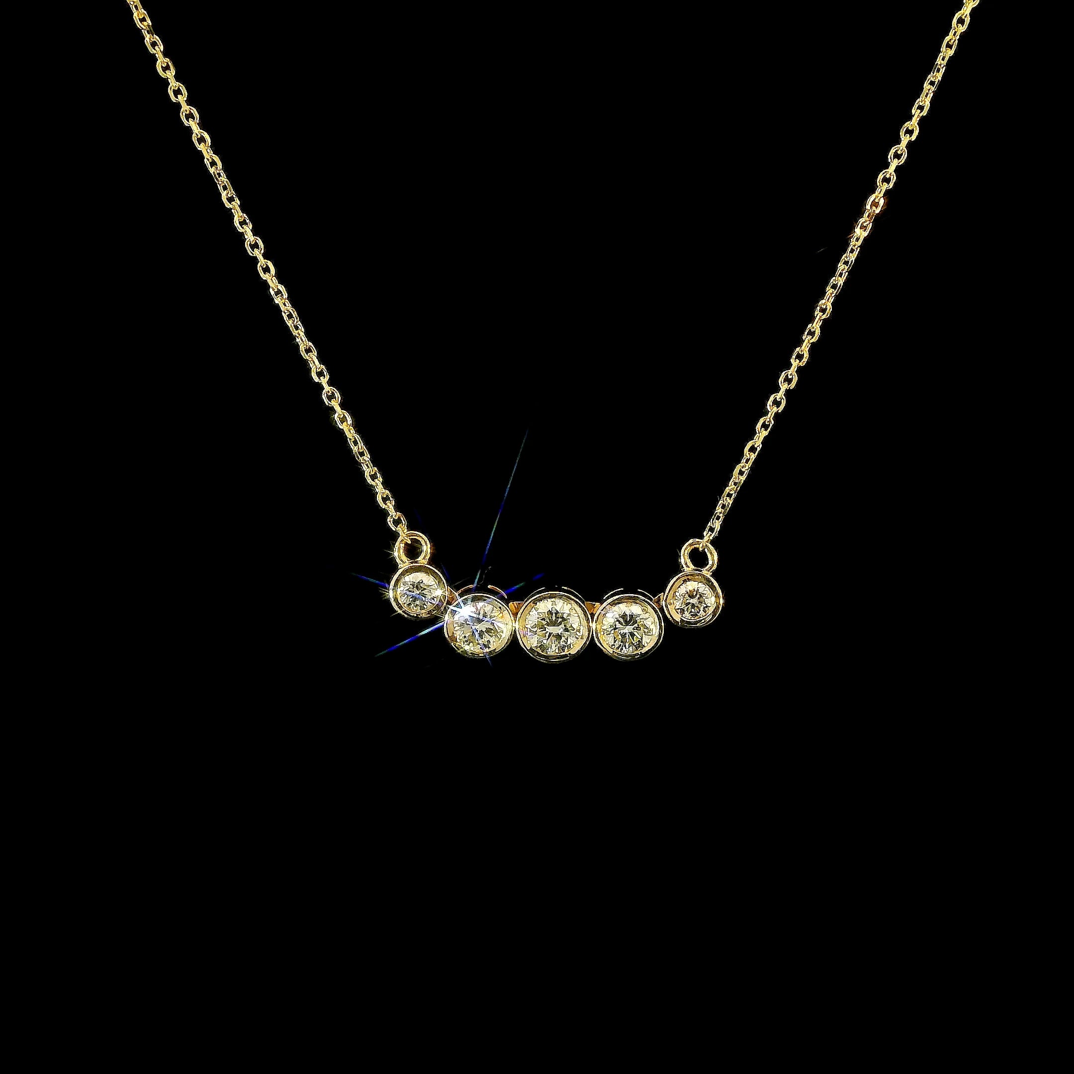 Graduating Bezel Natural Diamond Necklace in Gold