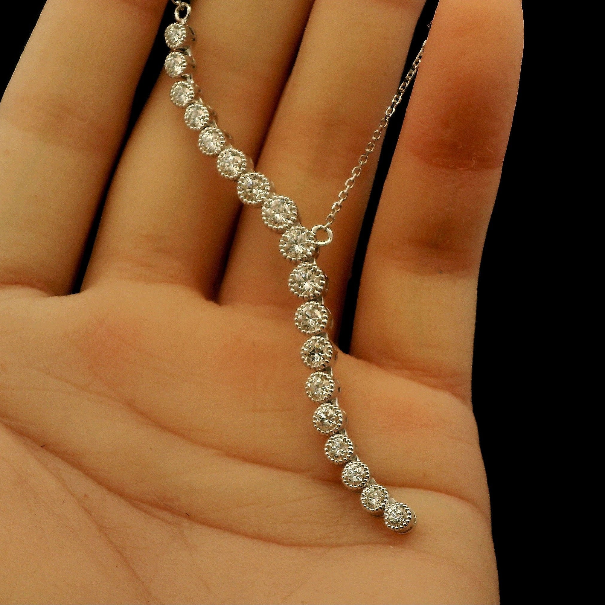 Graduating Natural Diamond Lariat Necklace in 14kt gold