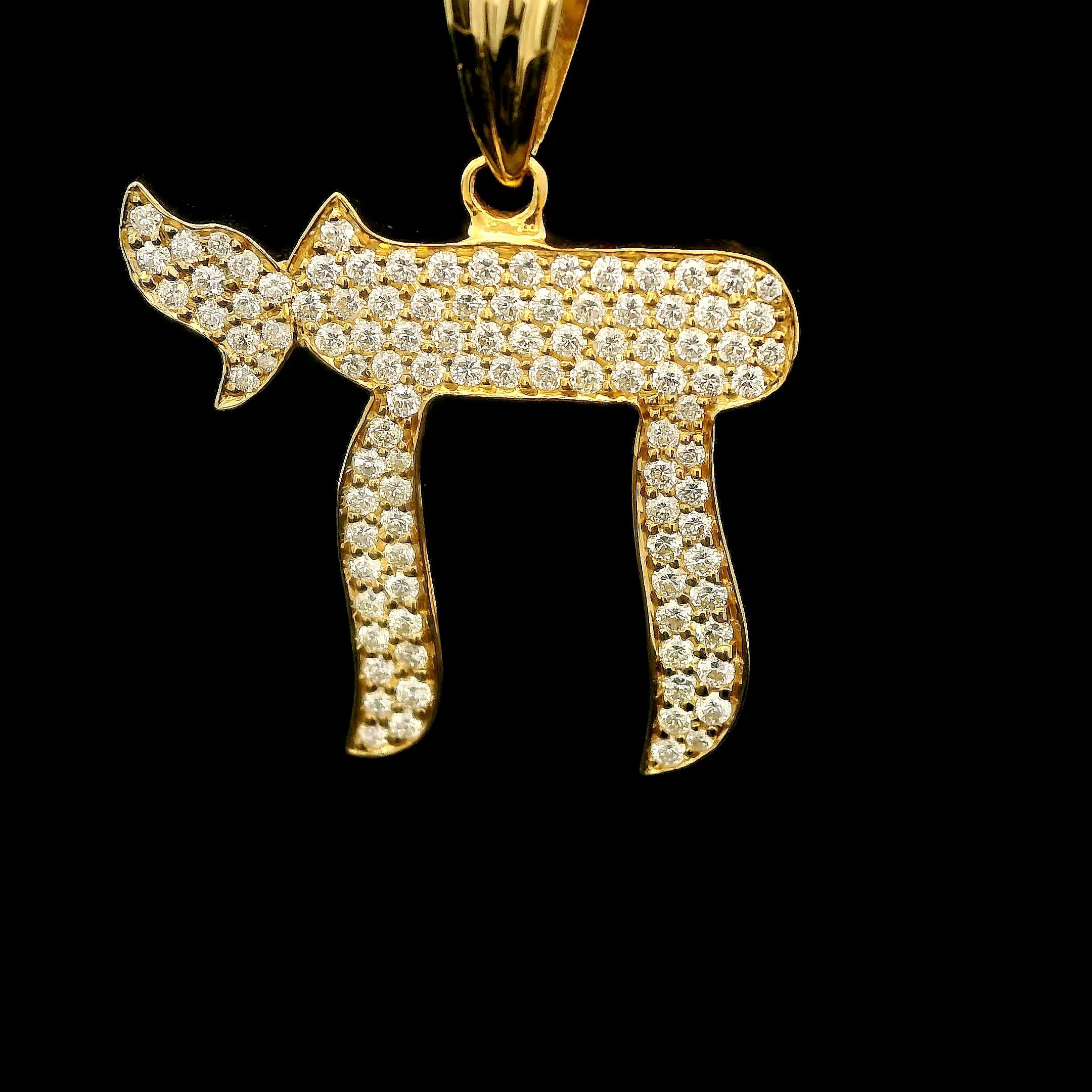 Large diamond Chai gold pendant