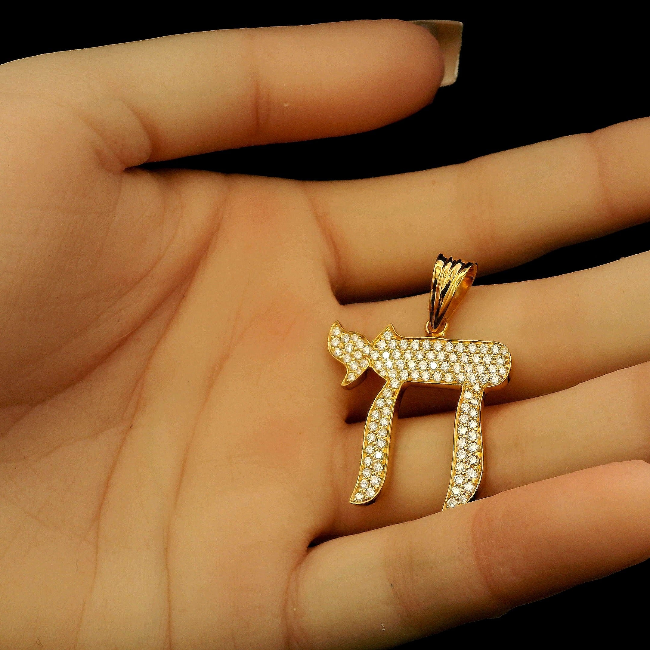 Large diamond Chai gold pendant