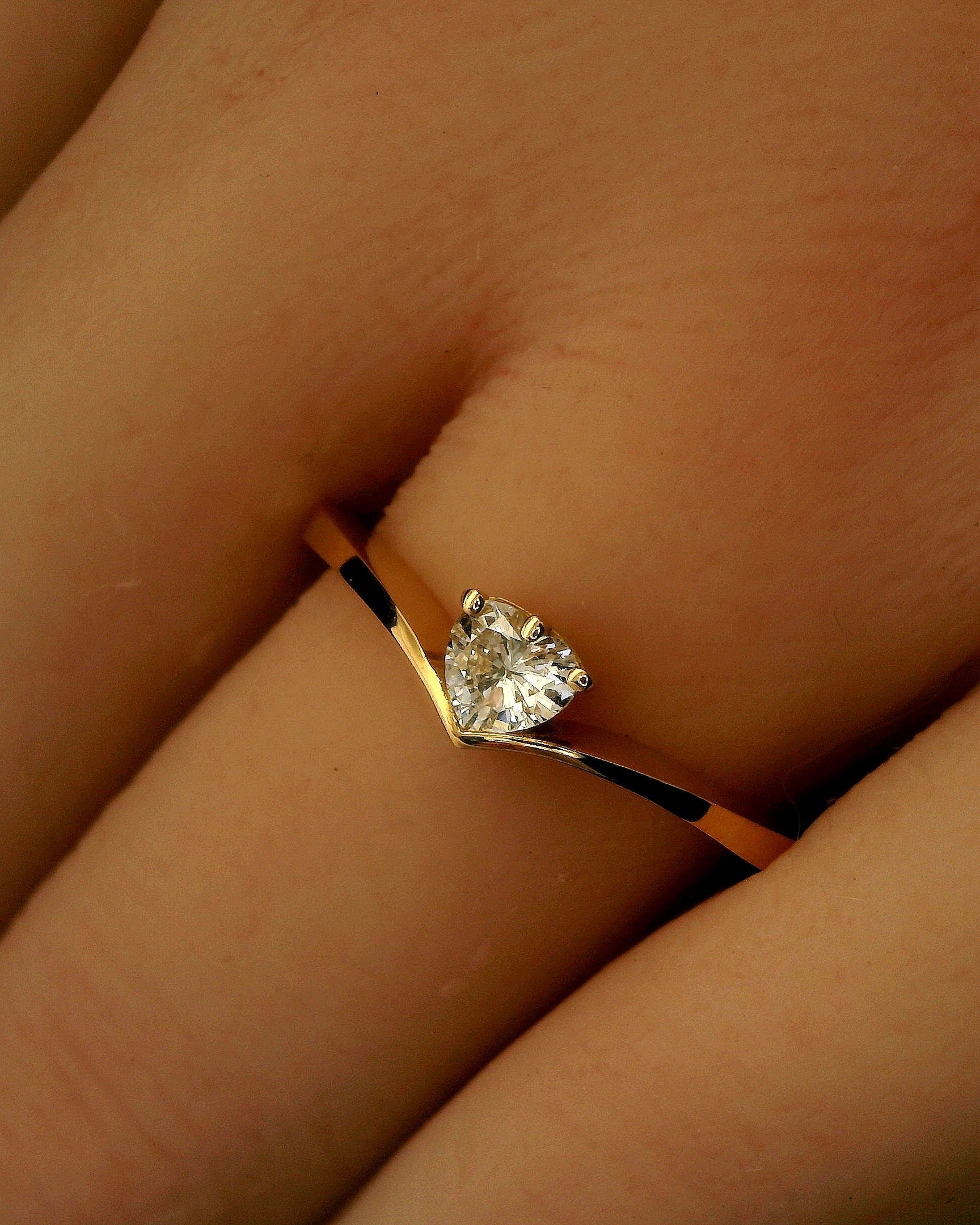 The Amora Heart Ring 18K Gold with 0.25ct Natural Diamond